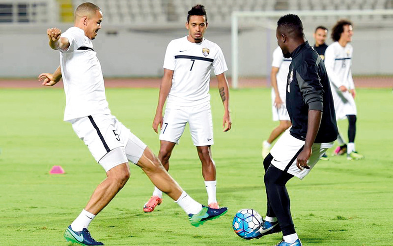 من تدريبات فريق العين استعداداً للقاء تشونبوك غداً. الإمارات اليوم