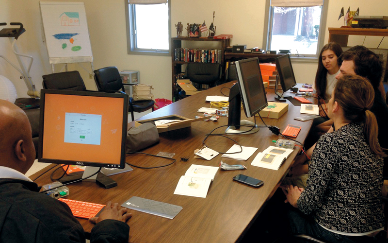 الفتيات يحصلن على فرصة لتحسين مستقبلهن. أرشيفية