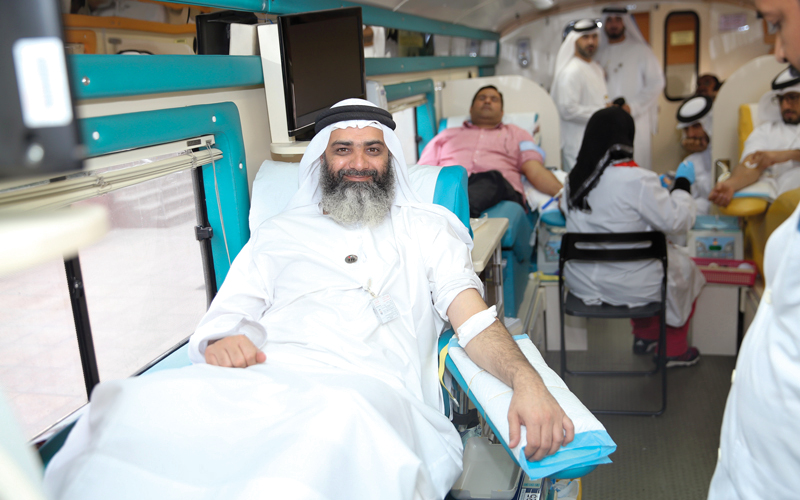 حملة «دمي لوطني» وجدت تجاوباً كبيراً في ديوان حاكم دبي. الإمارات اليوم