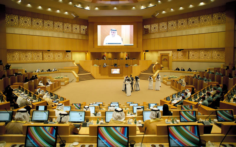 لجنة الشؤون المالية والاقتصادية والصناعية ناقشت مشروع قانون اتحادي بشأن ربط الميزانية العامة للاتحاد والجهات الاتحادية المستقلة الملحقة. تصوير: إريك أرازاس