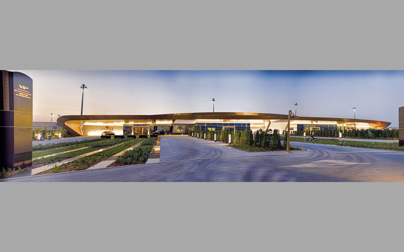 مبنى الطيران الخاص يقع على بعد دقائق من مطار آل مكتوم الدولي. من المصدر
