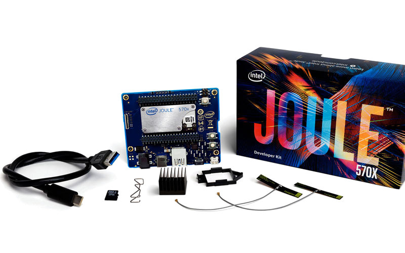 «إنتل» تعمل على تعديل الشرائح الإلكترونية التي تنتجها لأجهزة الكمبيوتر الشخصي. أرشيفية