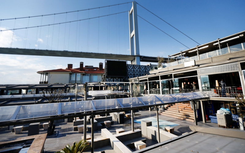 الملهى الليلي الذي تعرض للاعتداء. أ ف ب