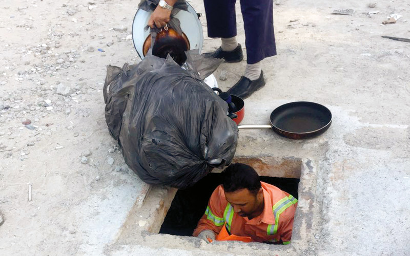 إحدى فتحات المجاري المهجورة. من المصدر