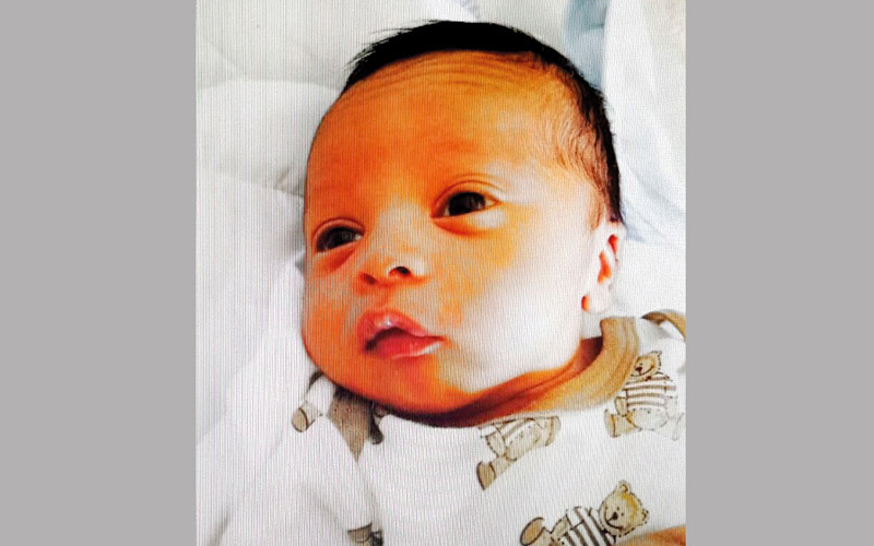 «أحمد» يتلقى العلاج  في مستشفى لطيفة. من المصدر