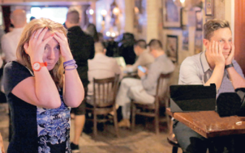 أوروبيون في المملكة المتحدة أصيبوا بخيبة أمل كبيرة بعد الاستفتاء.  أرشيفية