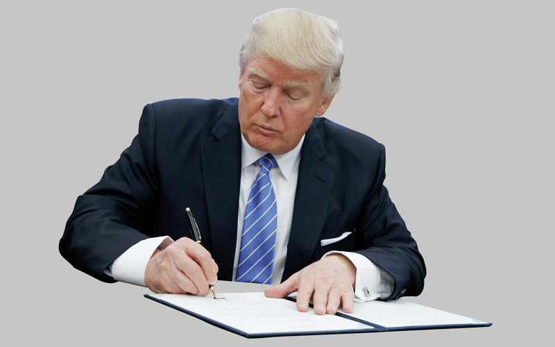 ترامب ليس أول رئيس أميركي يثير إمكانية نقل سفارة بلاده من تل أبيب إلى القدس. أ.ف.ب