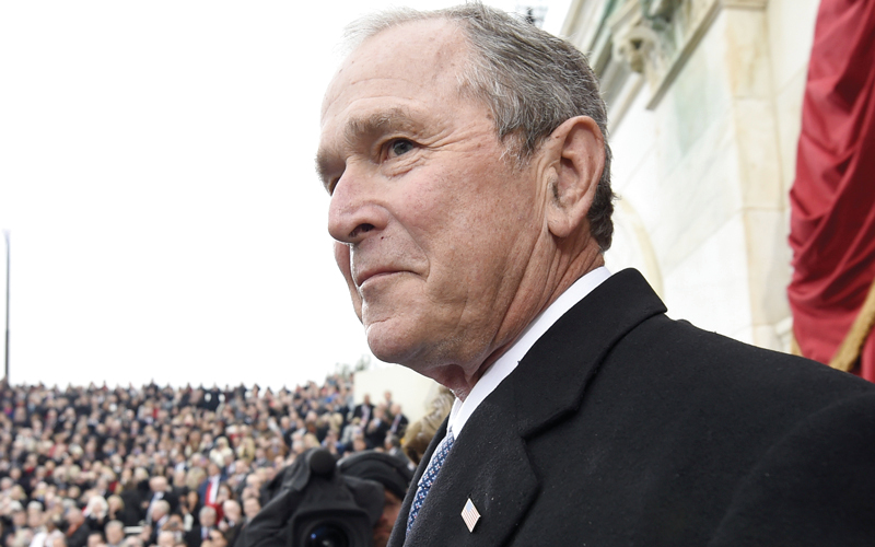 حصل الرئيس السابق جورج دبليو بوش على زيادة في راتبه التقاعدي. أ.ب
