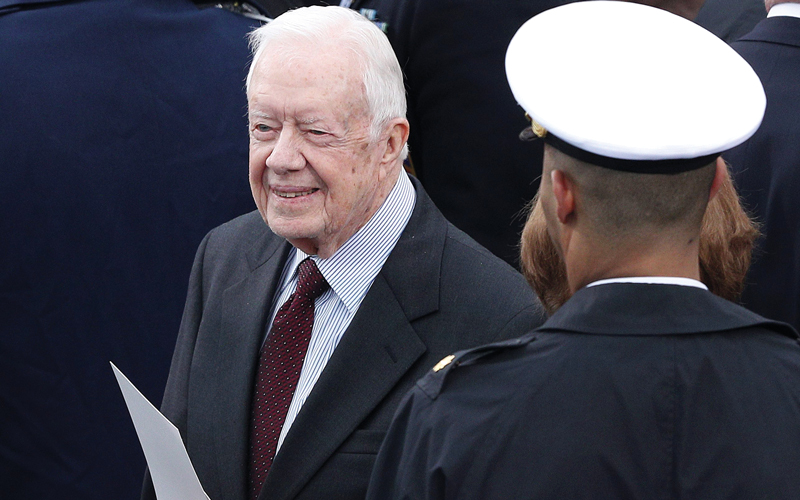 الرئيس كارتر يتقاضى راتباً تقاعدياً يزيد عن 200 ألف دولار. إي.بي.إيه