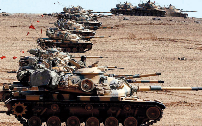 دبابات تركية على الحدود السورية.

أرشيفية