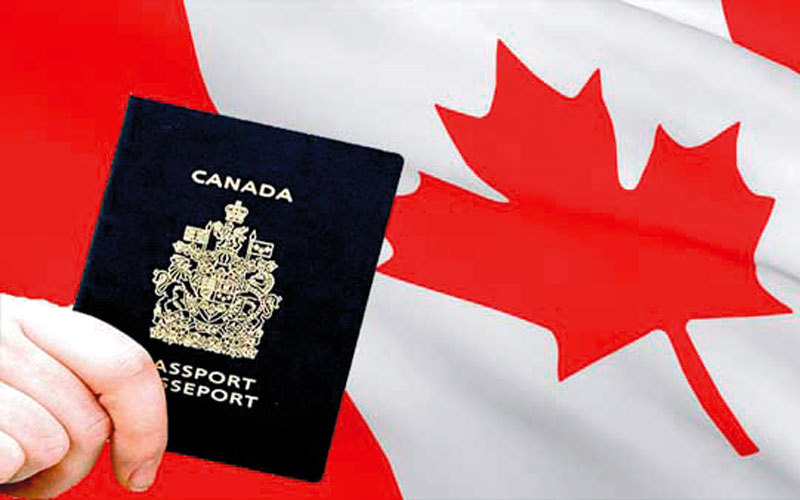 كثير من اللاجئين والمهاجرين عبر العالم يطمحون إلى الحصول على الجواز الكندي.  أرشيفية