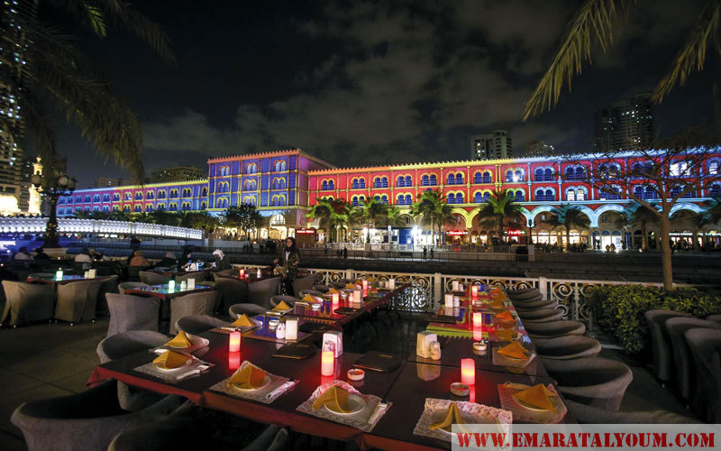 للعام السابع على التوالي أضاء مهرجان أضواء الشارقة صروح الإمارة الباسمة.