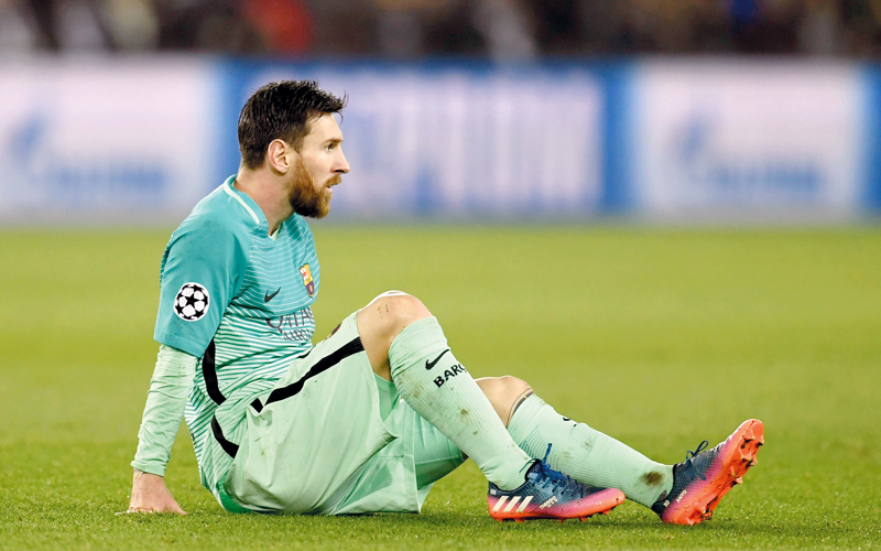 الحسرة بادية على ميسي بعد الخسارة المذلة من سان جرمان. أ.ف.ب