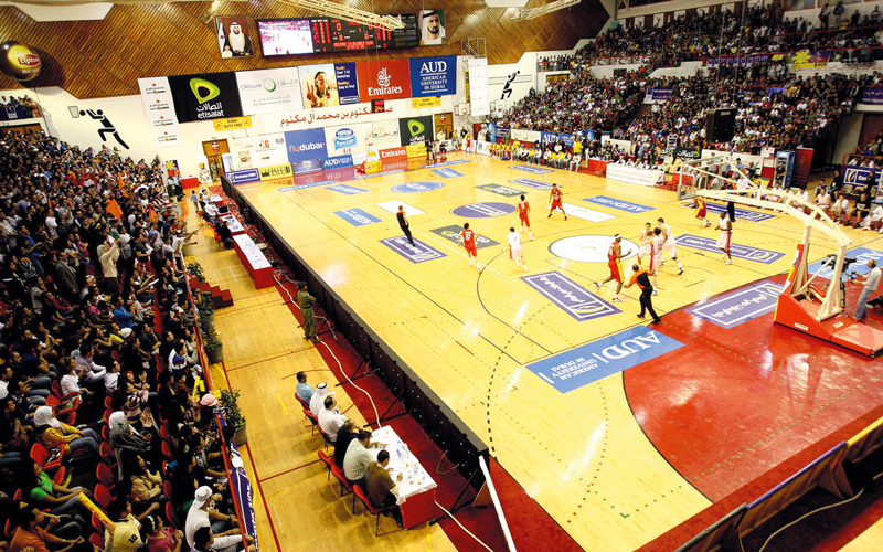 بطولة دبي الدولية لكرة السلة تحظى باهتمام جماهيري كبير من مختلف الجاليات في الدولة. من المصدر