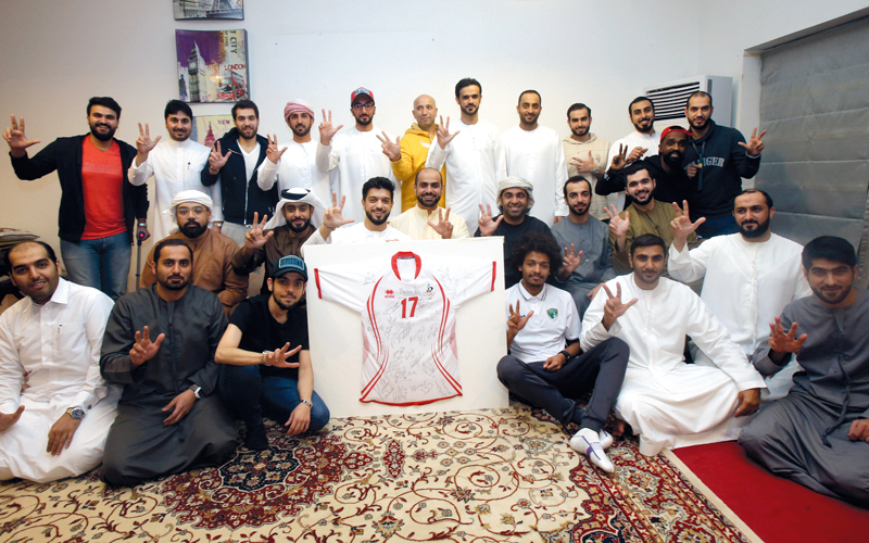 «مجلس خليفة عبدالرحمن باقر» ناقش المبالغات في رواتب اللاعبين والحلول الممكنة لوقف نزف أموال الأندية. تصوير: مصطفى قاسمي