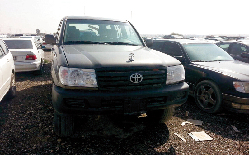 المركبة بعد أن ضبطتها شرطة الشارقة. من المصدر