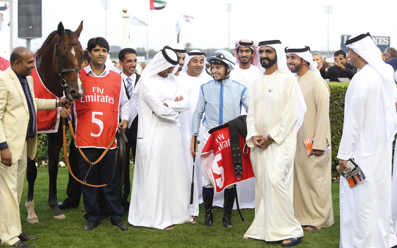 محمد بن راشد خلال حضوره سباق «سوبر ساترداي». الإمارات اليوم