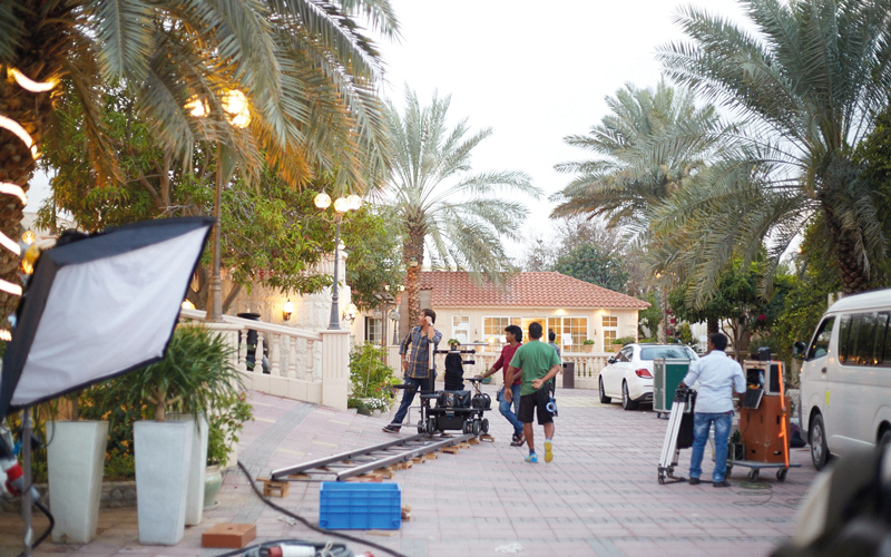 أحد مشاهد التصوير في العاصمة أبوظبي.

تصوير: نجيب محمد