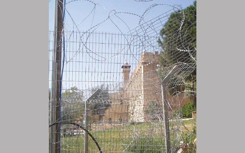 الاحتلال منع أذان المغرب بشكل نهائي منذ 1999. الإمارات اليوم