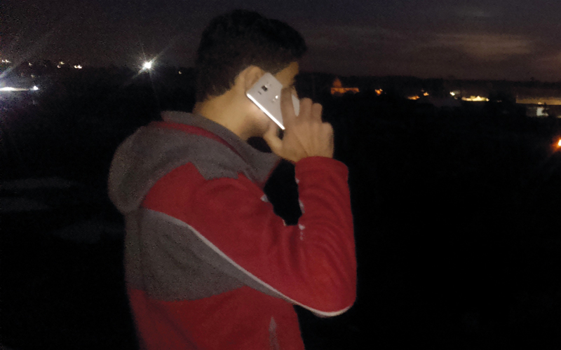 كانت الأنفاق، قبل توقفها عن العمل، الوسيلة البديلة لسكان مدينة رفح بشقّيها، وذلك لمشاركة الأقارب في الأفراح والمناسبات المختلفة.