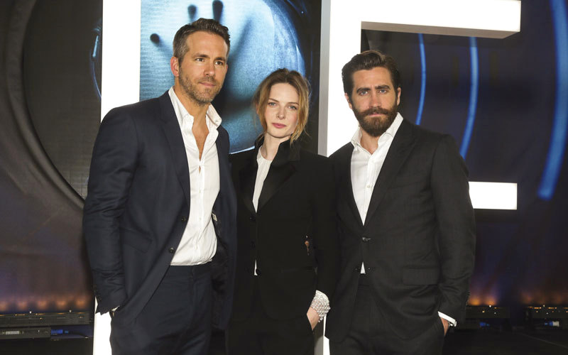 Ryan Reynolds, Rebecca Ferguson and خطأ إسبينوزاJake Gyllenhaal, from left, arrive for the world premiere of "Life" at the ZACH Theatre during the South by Southwest Film Festival on Saturday, March 18, 2017, in Austin, Texas. (Photo by Jack Plunkett/Invision/AP)