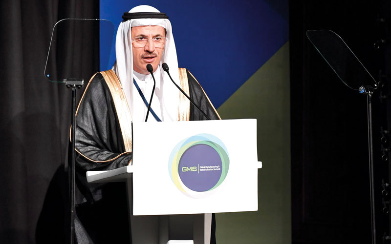 سلطان بن سعيد المنصوري : &laquo;الثورة الصناعية الرابعة ستحدث تغيراً جذرياً في الطريقة التي نعيش ونعمل ونتفاعل بها مع بعضنا بعضاً&raquo;.