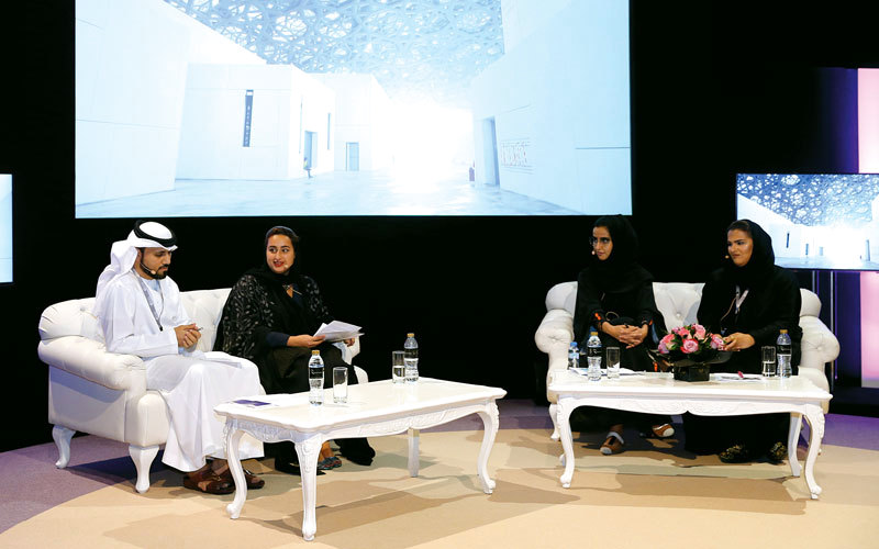 جلسة «النساء الإماراتيات في المتاحف» تحدثت فيها ثلاثة نماذج نسائية إماراتية شابة. الإمارات اليوم