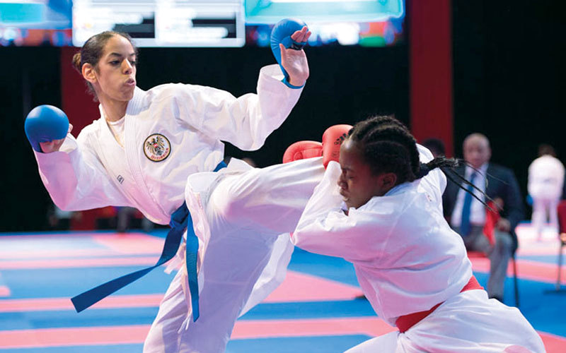 من منافسات كوميتيه السيدات في جولة دبي ضمن الدوري العالمي للكاراتيه. من المصدر