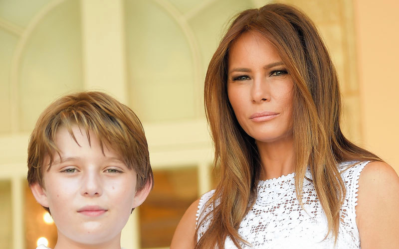 ظلت ميلانيا مع ابنها بارون في نيويورك حتى يكمل عامه الدراسي.  غيتي