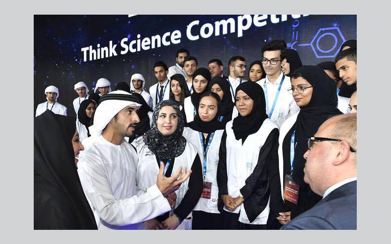 طالبات جامعة الإمارات يحصدن جائزتان في مسابقة بالعلوم نفكر
