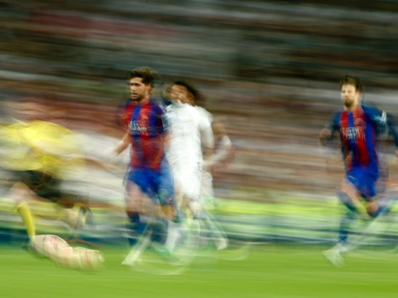 ويرجع آخر هدف لميسي في مرمى ريال مدريد إلى 23 آذار/مارس عام 2014 عندما قاد برشلونة للفوز على الفريق الأبيض 4 / 3 في الدوري الأسباني بعدما سجل ثلاثة أهداف "هاتريك"