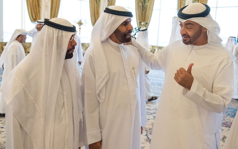 محمد بن زايد أثنى على أبناء الإمارات الذين يدعمون المشروعات الخيرية والإنسانية. وام