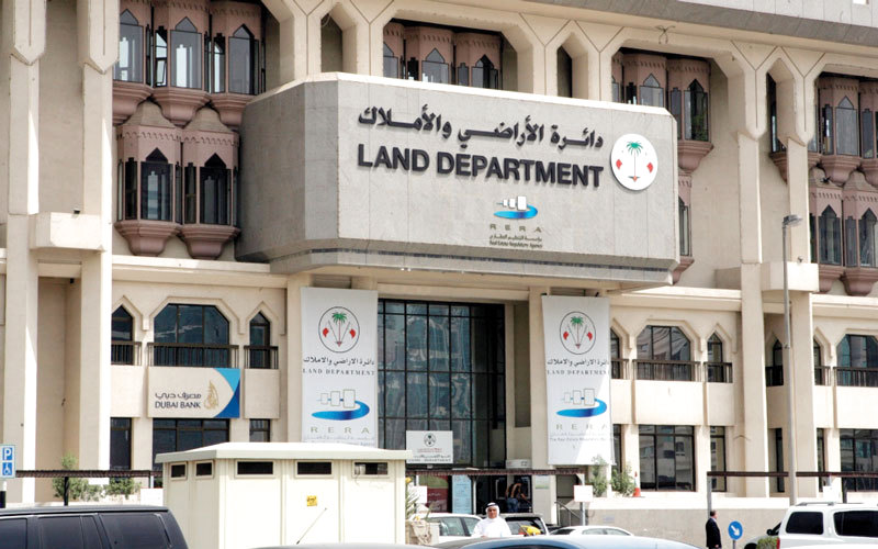 «أراضي دبي» تهدف من إصدار المخالفات إلى نشر الالتزام بأخلاقيات المهنة وحماية حقوق المستثمرين. أرشيفية