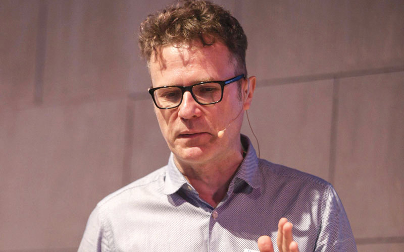 جيسك اوتكو: : لايزال بإمكان الصحف الورقية الانتعاش لسنوات طويلة إذا ما تم تطويعها مع عصر السرعة.