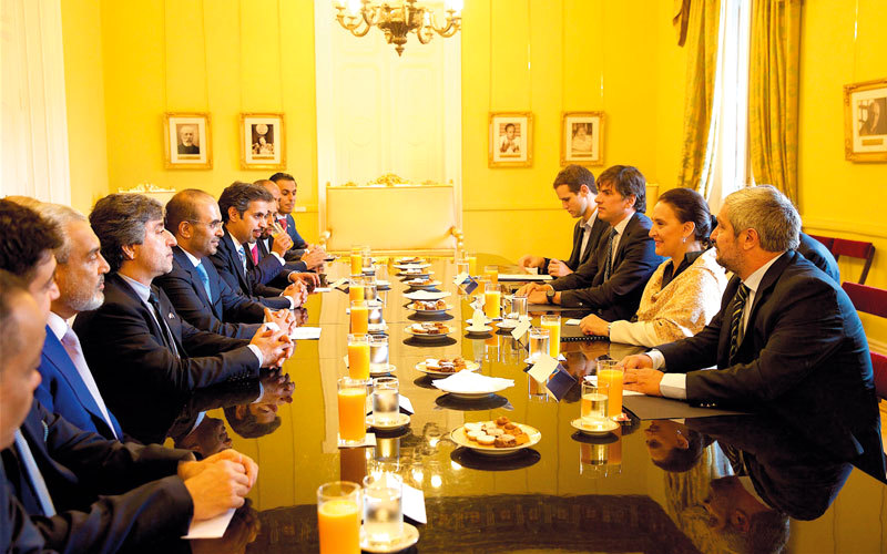 وفد البعثة التجارية خلال الاجتماع مع نائبة الرئيس الأرجنتيني. الإمارات اليوم