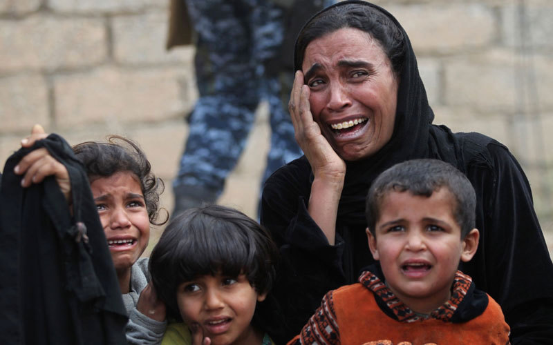 يواصل أهالي وسكان الموصل العراقية موجة النزوح من المدينة والتي بدأت منذ انطلاق العملية العسكرية من قبل القوات العراقية لتحرير الموصل من قبضة  تنظيم "داعش" الإرهابي