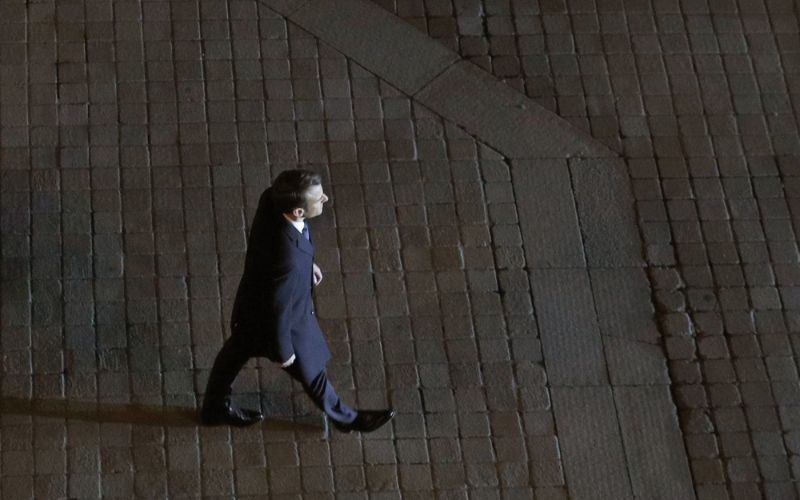 أصبح مفتشاً مالياً قبل أن يبدأ في 2008 العمل كمصرفي استثماري في بنك روتشيلد أند سي.