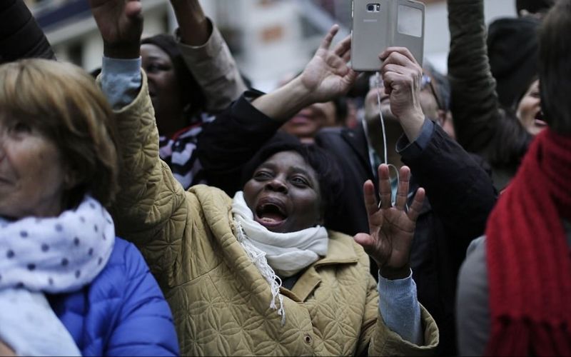 يعد  إيمانويل ماكرون أصغر رئيس في الجمهورية الخامسة، بل وفي تاريخ فرنسا، وحطم الرقم المسجل باسم لويس نابليون بونابرت، الذ كان عمره 40 عاما عندما انتخب رئيسا للجمهورية الثانية في 10 ديسمبر 1848