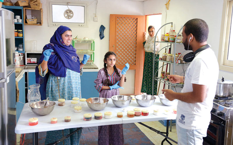 من مسلسل &laquo;على قد الحال&raquo; الذي ينافس هذا العام في رمضان. الإمارات اليوم