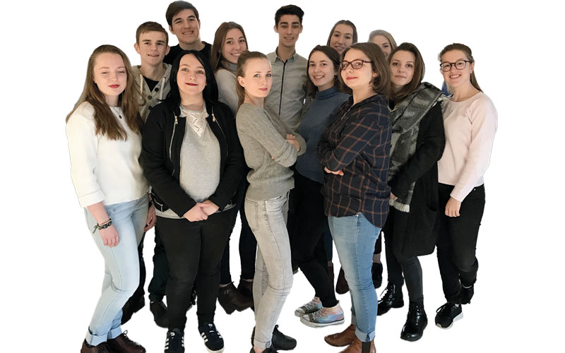 طالبات في ثانوية «إيميل لوبيه» اشتكين قرار المدرسة. أرشيفية