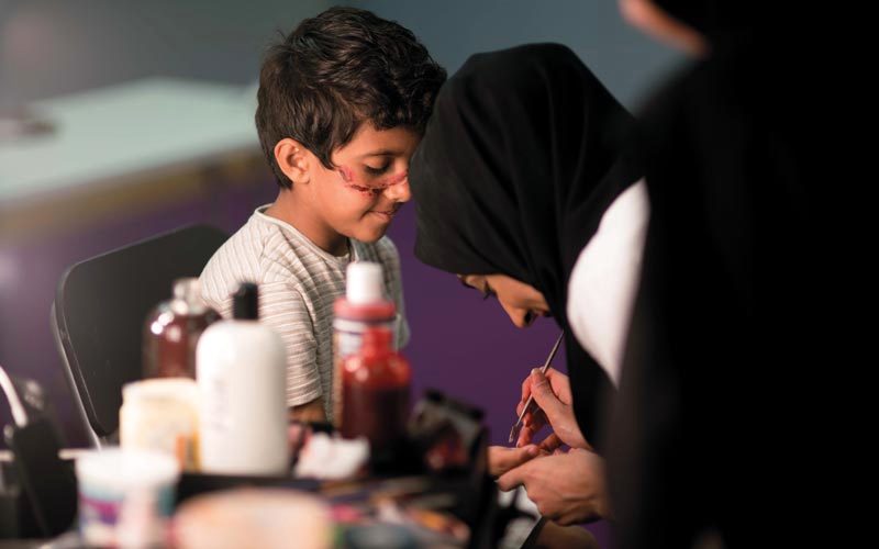 هدفت الفعاليات إلى تحفيز مخيلة الأطفال وتوجيه انتباههم نحو الأساسيات الفنية.

من المصدر