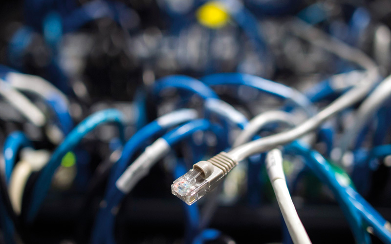 خوادم الكثير من مباني المكاتب بنيويورك تعطلت بعد الهجوم.  أ.ف.ب