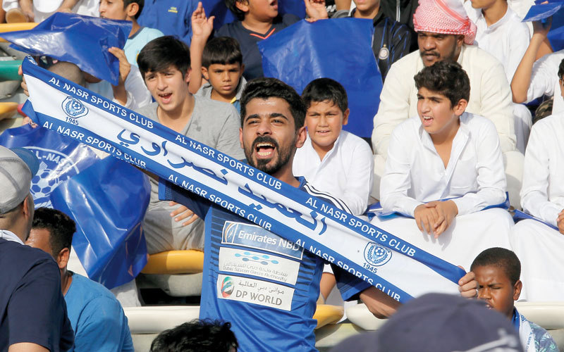جماهير النصر شجعت فريقها بقوة في المباراة رغم خسارة اللقب. تصوير: إريك أرازاس ونجيب محمد