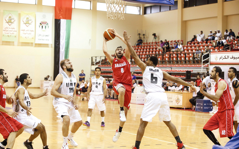 من لقاء سابق بين المنتخب والبحرين. تصوير: أشوك فيرما